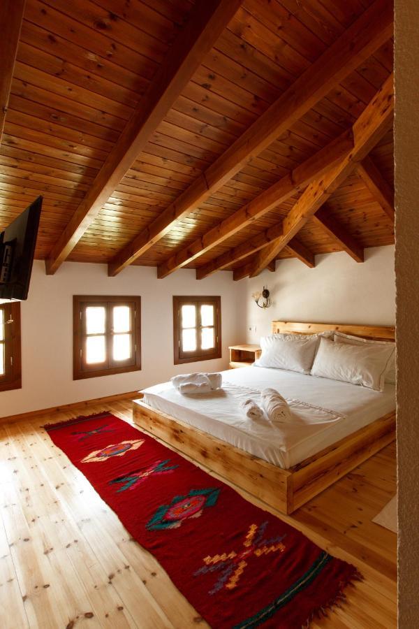 Hotel Sarajet 1821 Gjirokaster Exterior photo