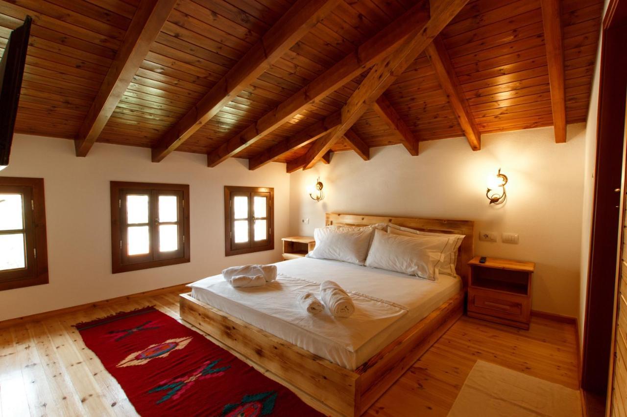 Hotel Sarajet 1821 Gjirokaster Exterior photo